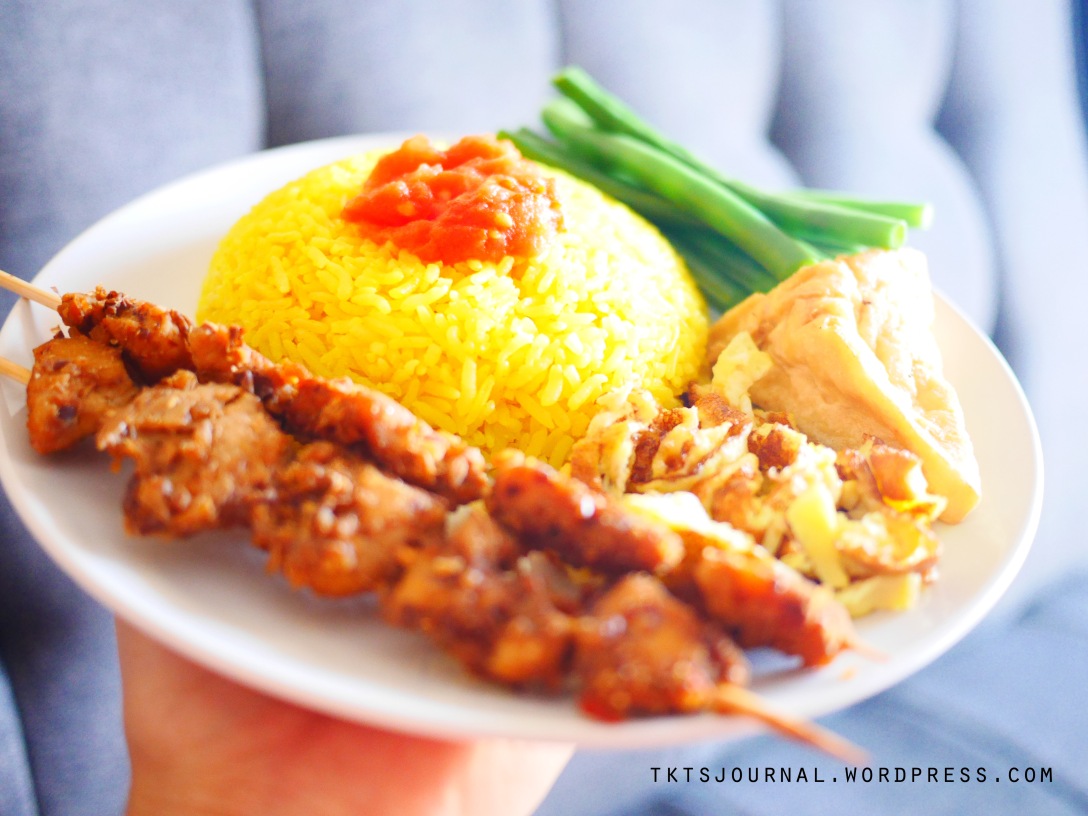 Blog_Indonesian Yellow Rice and Condiments